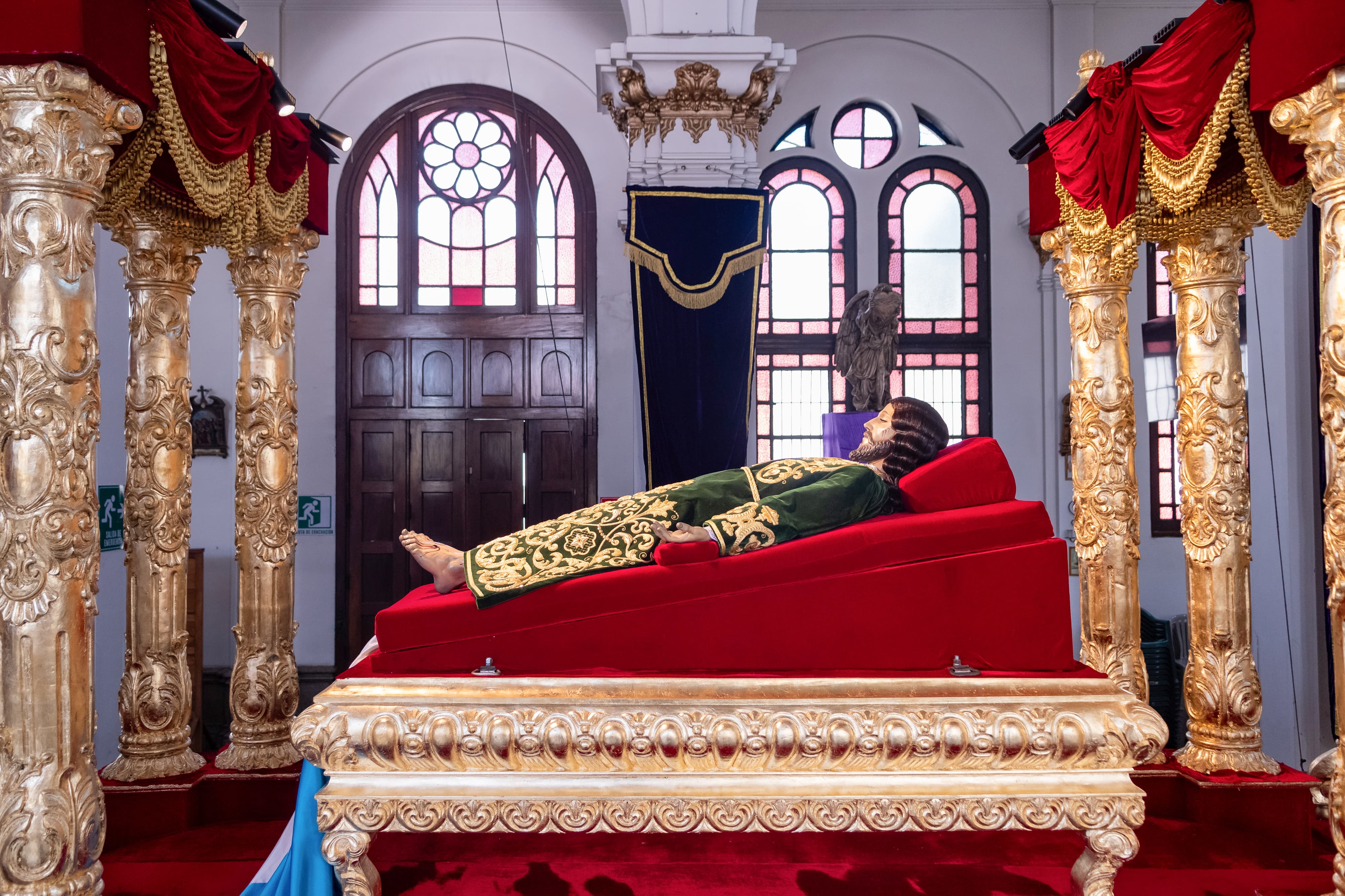 Cristo Yacente del Calvario